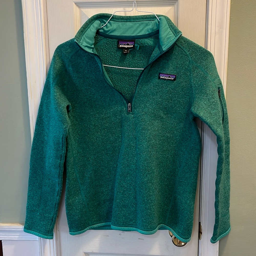 Green Patagonia 1/4 zip - size Md.